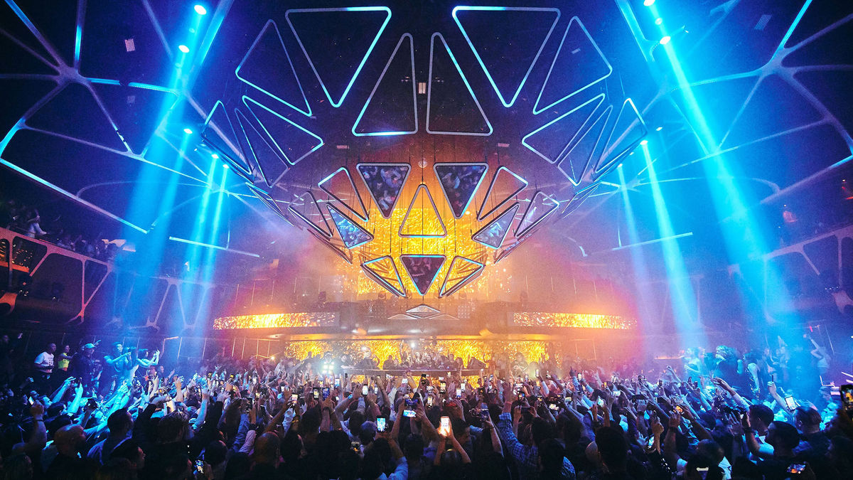 Las Vegas clubs to offer free admission for 21st birthday