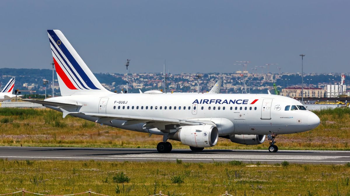Air France to end most Orly flights: Travel Weekly