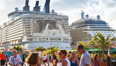Cruise ships in St. Maarten