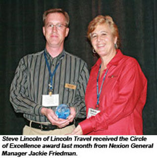 Steve Lincoln receives award
