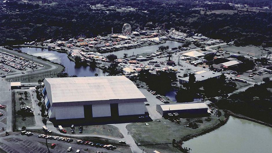 Lee Civic Center Exterior