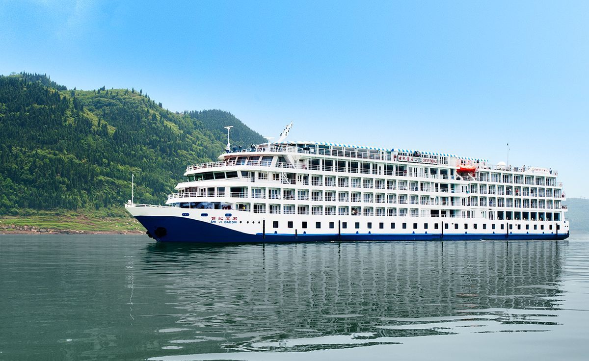 difference between emerald and viking cruises