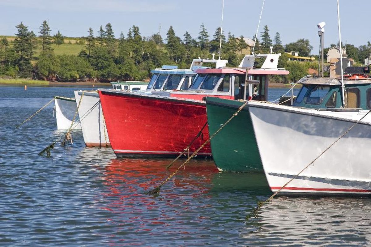 Deluxe Hay River, NT Hotels Downtown Hotels in Hay River Hotel Search