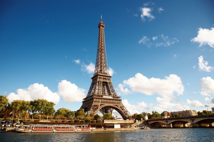 Paris, France Travel Guide- Top Hotels, Restaurants, Vacations