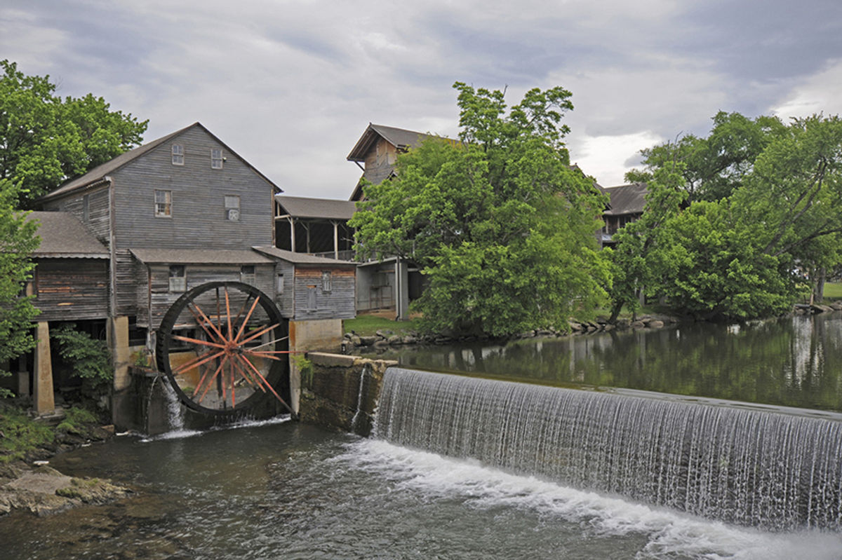 Find Hotels Near Hilton Vacation Club Laurel Crest- Pigeon Forge, TN  Hotels- Downtown Hotels in Pigeon Forge | TravelAge West, image size:1200x799