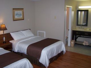 Coach House Inn