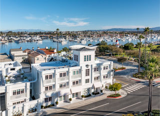 Bay Shores Peninsula Hotel