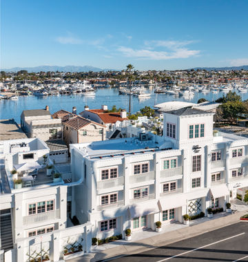 Bay Shores Peninsula Hotel