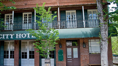 City Hotel
