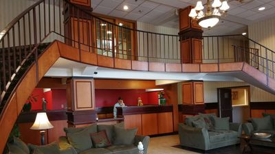 Mystic River Hotel & Suites