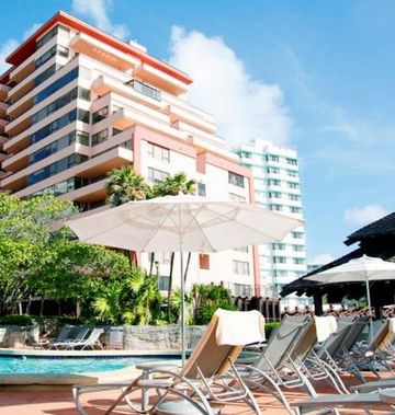 Alexander All Suite Oceanfront Resort