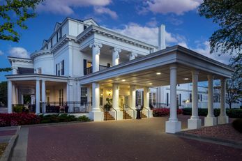 Boone Tavern Hotel