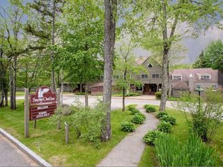 Snowy Owl Inn