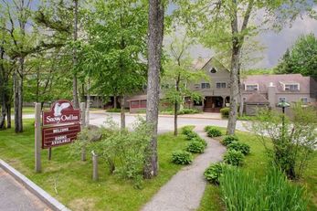 Snowy Owl Inn