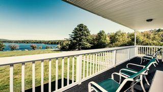 Crescent Lake Inn & Suites