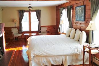 Woodbound Inn