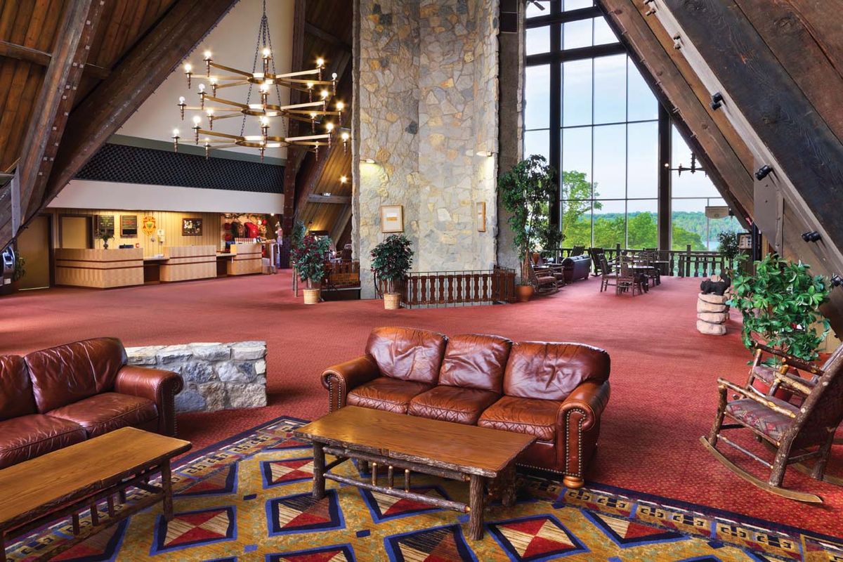 Hueston Woods Lodge & Conference Center College Corner, OH Hotels