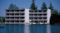 Lakeshore Inn
