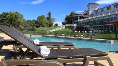 The Historic Summit Inn Resort