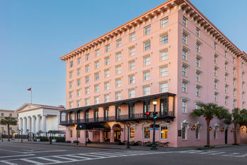 Mills House Charleston, Curio Collection