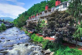 Gatlinburg River Inn