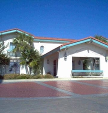 Super 8 by Wyndham Eagle Pass
