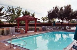 Motel 6 Dallas Market Center