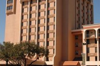 Love Field Hotel and Suites