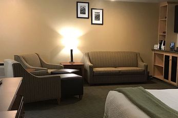 Dinosaur Inn & Suites
