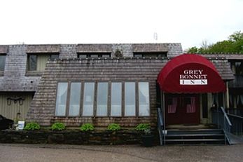 Grey Bonnet Inn