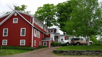 Ten Acres Lodge