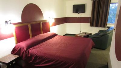 Kennewick Suites