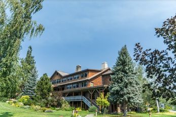 Sun Mountain Lodge