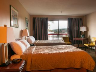 Pier Side Landing Hotel