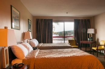 Pier Side Landing Hotel