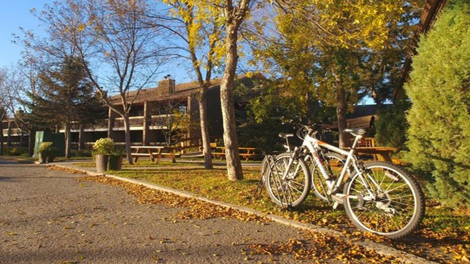 Elkhorn Resort, Spa & Conference Centre Exterior