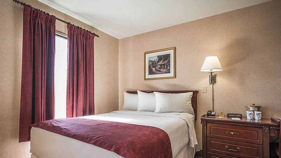 The Guv'nor Inn Room