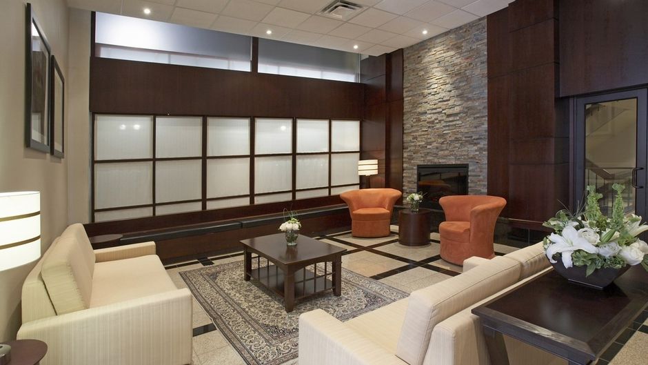 Hamilton Plaza Hotel & Conference Center Restaurant