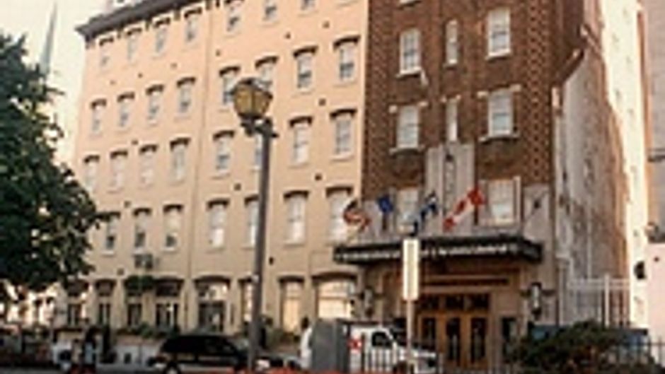 Hotel Clarendon Exterior