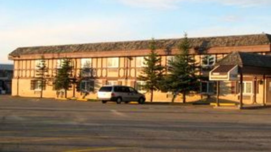 Moose Jaw Inn Exterior