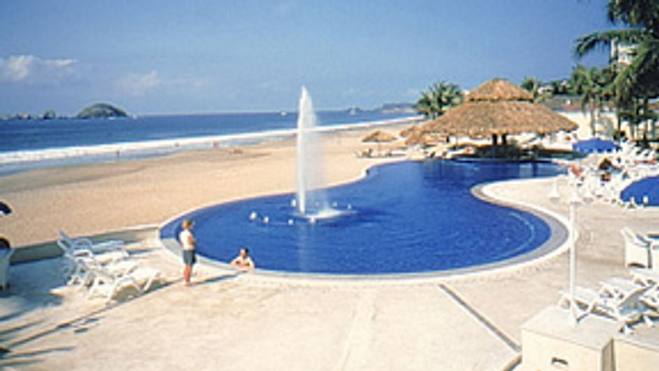 Posada Real Ixtapa Pool