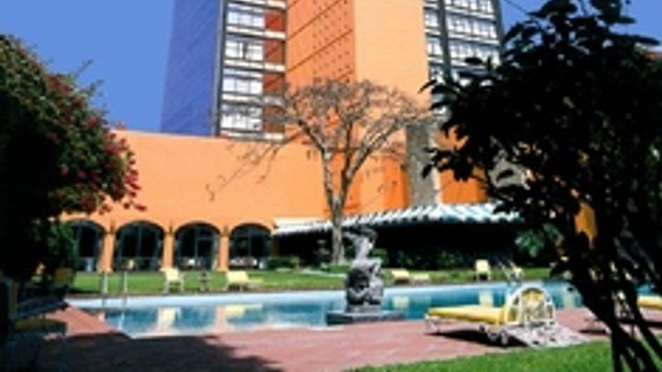 Hotel Mision Guadalajara Carlton Exterior