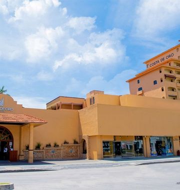 Costa de Oro Beach Hotel