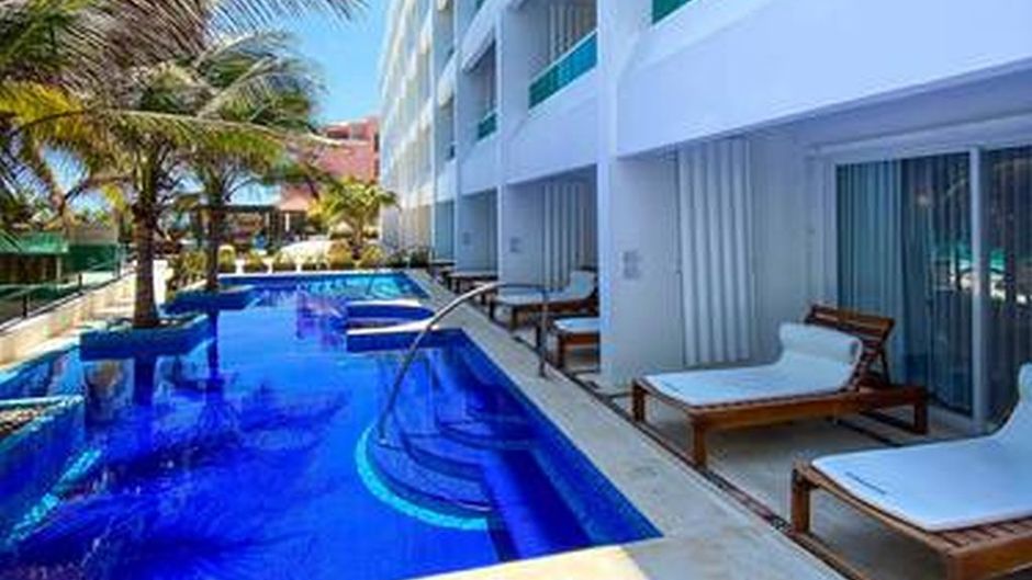 Flamingo Cancun Resort Exterior