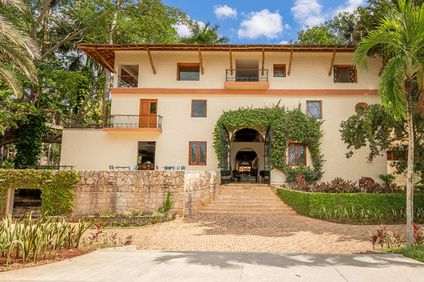 Hotel & Bungalows Mayaland