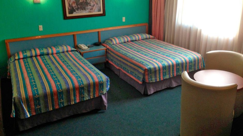 Hotel Segovia Regency Room