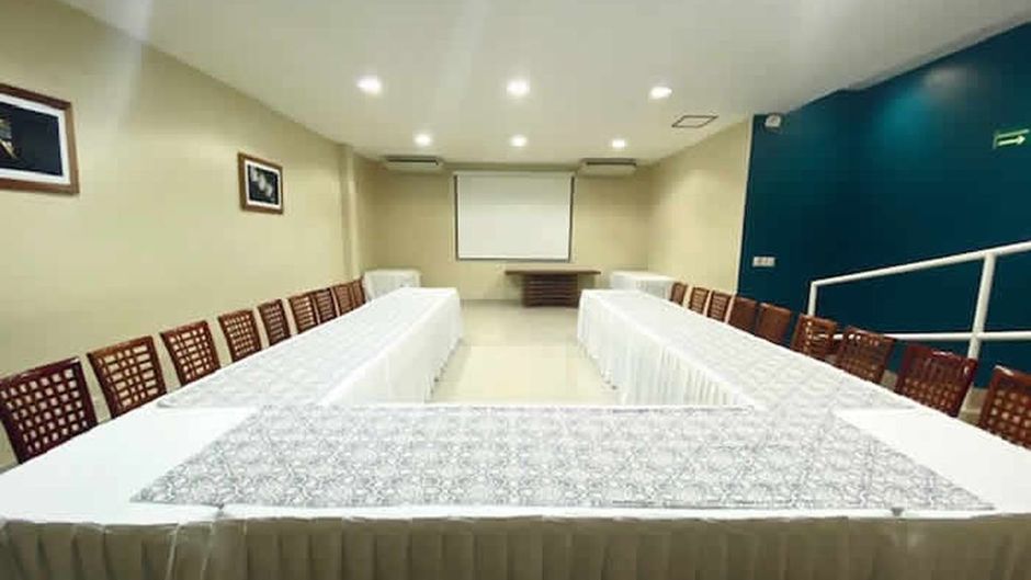 Loma Real Hotel Meeting