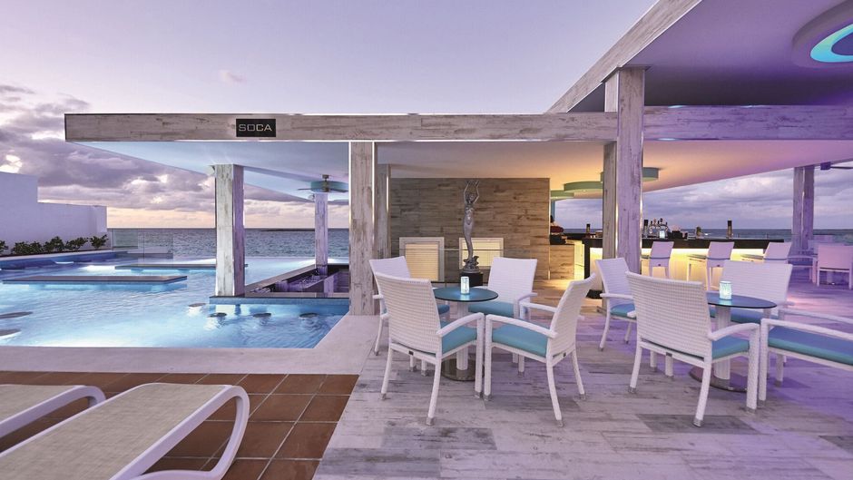 Riu Palace Paradise Island Pool