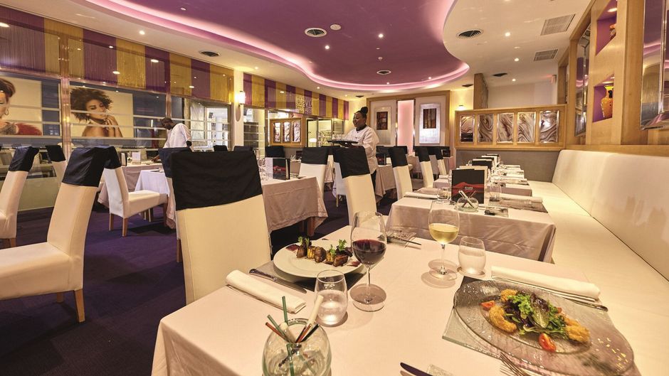 Riu Palace Paradise Island Restaurant