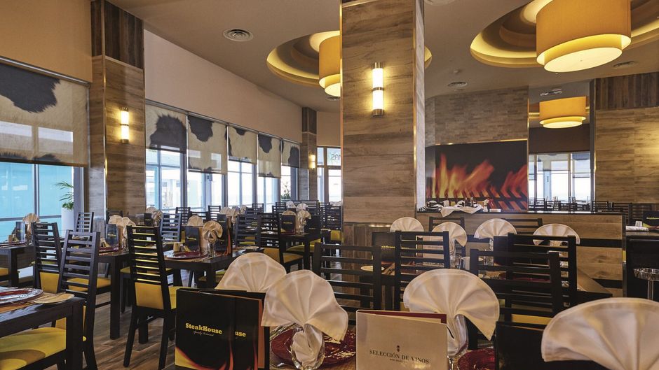 Riu Palace Paradise Island Restaurant